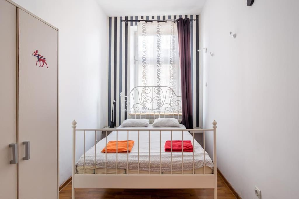 Old town 3 bedrooms apartment *